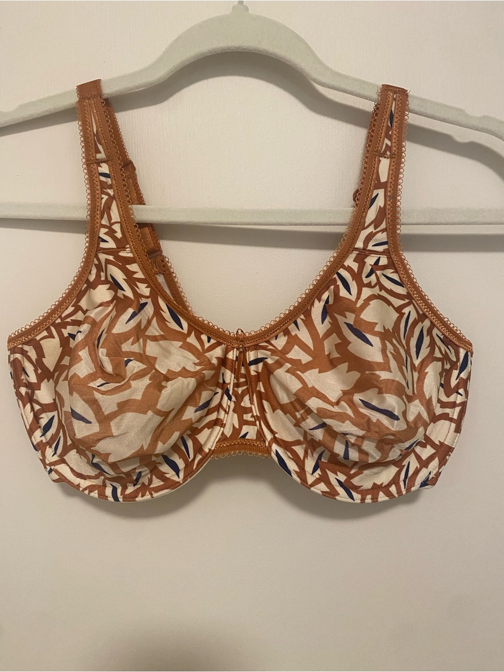 Wacoal Bra Basic Beauty Seamless Underwire 34DD
